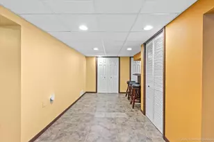 9603 S Albany Ave, Evergreen Park, IL 60805 - Photo 14