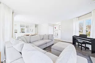 77 Willow Pkwy, Buffalo Grove, IL 60089 - Photo 6