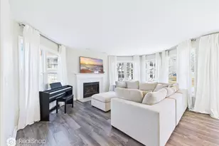 77 Willow Pkwy, Buffalo Grove, IL 60089 - Photo 4