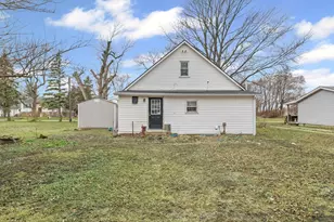 220 S Western Ave, Deland, IL 61839 - Photo 22