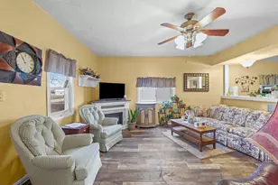 220 S Western Ave, Deland, IL 61839 - Photo 4