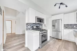 1327 E Fox Chase Dr, Round Lake Beach, IL 60073 - Photo 14