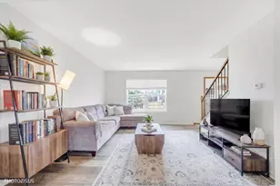 1327 E Fox Chase Dr, Round Lake Beach, IL 60073 - Photo 8