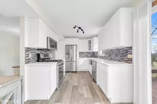 1327 E Fox Chase Dr, Round Lake Beach, IL 60073 - Photo 12