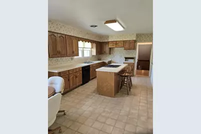 9 Orchard Drive, Charleston, IL 61920 - Photo 8