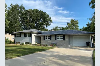 9 Orchard Drive, Charleston, IL 61920 - Photo 2