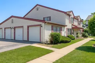 1955 Liberty Pl, Hoffman Estates, IL 60169 - Photo 1