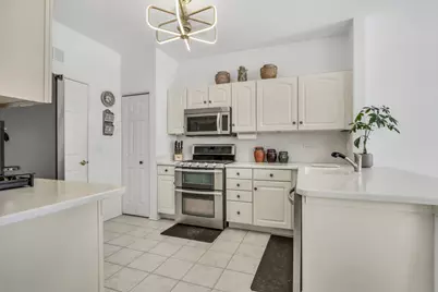 2054 Carillon Drive, Grayslake, IL 60030 - Photo 12