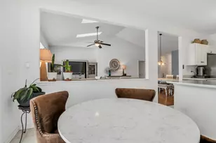 2054 Carillon Dr, Grayslake, IL 60030 - Photo 18