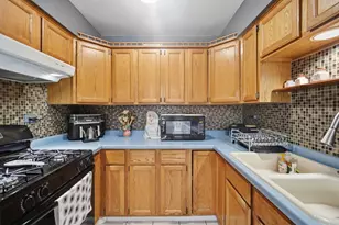 1332 Alpine Ct, Wheeling, IL 60090 - Photo 8