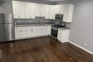 2731 S Whipple St, Chicago, IL 60623 - Photo 2