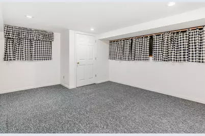 688 Fox Hollow, Dekalb, IL 60115 - Photo 24