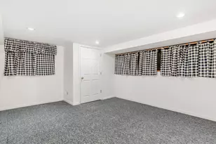 688 Fox Hollow, Dekalb, IL 60115 - Photo 24