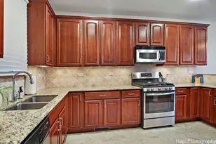 2840 Cattail Ct, Wauconda, IL 60084 - Photo 10