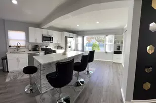 8001 N Elmore St, Niles, IL 60714 - Photo 12