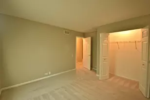 1625 College Green Dr, Elgin, IL 60123 - Photo 14