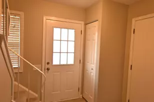 1625 College Green Dr, Elgin, IL 60123 - Photo 2