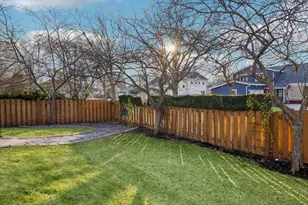 2010 N Oak Wood Dr, Arlington Heights, IL 60004 - Photo 28