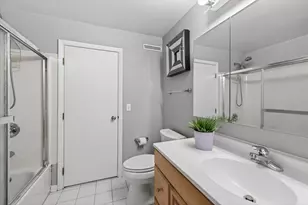 2010 N Oak Wood Dr, Arlington Heights, IL 60004 - Photo 26