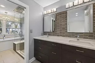 2010 N Oak Wood Dr, Arlington Heights, IL 60004 - Photo 14