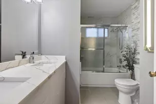 2010 N Oak Wood Dr, Arlington Heights, IL 60004 - Photo 18