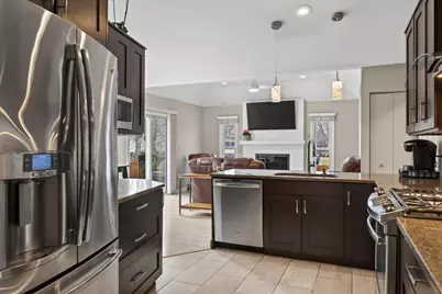 2010 N Oak Wood Drive, Arlington Heights, IL 60004 - Photo 10