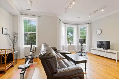 3734 N Clifton Avenue #2, Chicago, IL 60613 - Photo 2