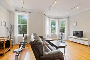 3734 N Clifton Ave, Chicago, IL 60613 - Photo 2