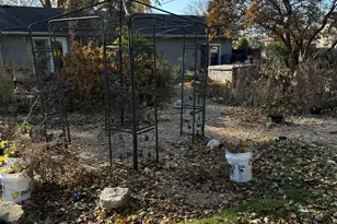 655 W Comstock Ave, Elmhurst, IL 60126 - Photo 14