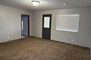 411 Jefferson St, Henry, IL 61537 - Photo 6