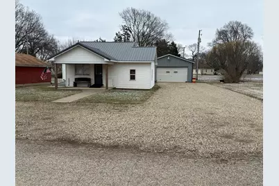 411 Jefferson Street, Henry, IL 61537 - Photo 1