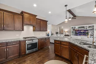 509 Marty Ln, Oswego, IL 60543 - Photo 12