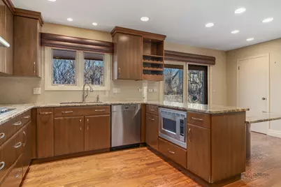 3926 Raintree Lane, Northbrook, IL 60062 - Photo 8