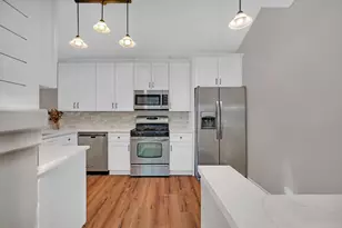 2357 Twilight Dr, Aurora, IL 60503 - Photo 10