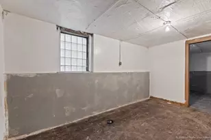 1833 S Troy St, Chicago, IL 60623 - Photo 16