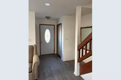 1122 Bradbury Circle, Carol Stream, IL 60188 - Photo 2