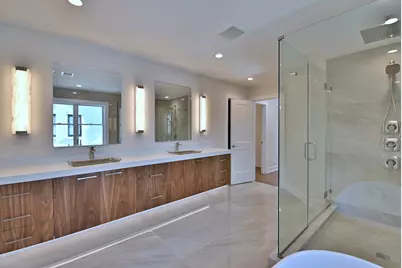 594 W Comstock Avenue, Elmhurst, IL 60126 - Photo 8