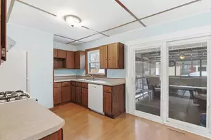 42169 N 6th Ave, Antioch, IL 60002 - Photo 8