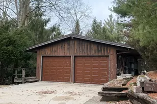 604 Hillandale Ct, Morrison, IL 61270 - Photo 2