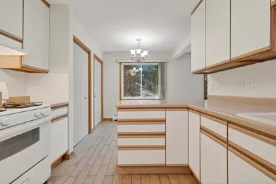 918 E Old Willow Road #103, Prospect Heights, IL 60070 - Photo 6