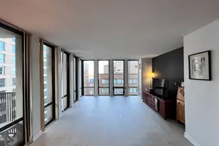 200 E Delaware Pl, Chicago, IL 60611 - Photo 2