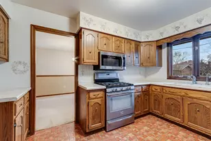 3311 Indianwood Ln, Joliet, IL 60431 - Photo 6