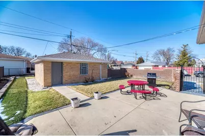 7235 W Barry Avenue, Chicago, IL 60707 - Photo 40