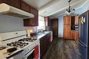 703 Lincoln St, Harvard, IL 60033 - Photo 8