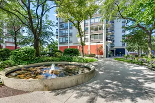 1560 N Sandburg Terrace, Chicago, IL 60610 - Photo 38