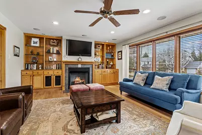 12401 S 68th Court, Palos Heights, IL 60463 - Photo 2