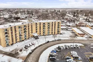 18400 Cherry Creek Dr, Homewood, IL 60430 - Photo 16