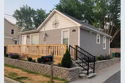 3 N Maple Avenue, Fox Lake, IL 60020 - Photo 1