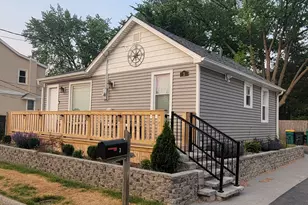 3 N Maple Ave, Fox Lake, IL 60020 - Photo 1