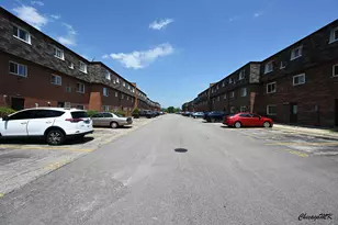 9381 Bay Colony Dr, Des Plaines, IL 60016 - Photo 38